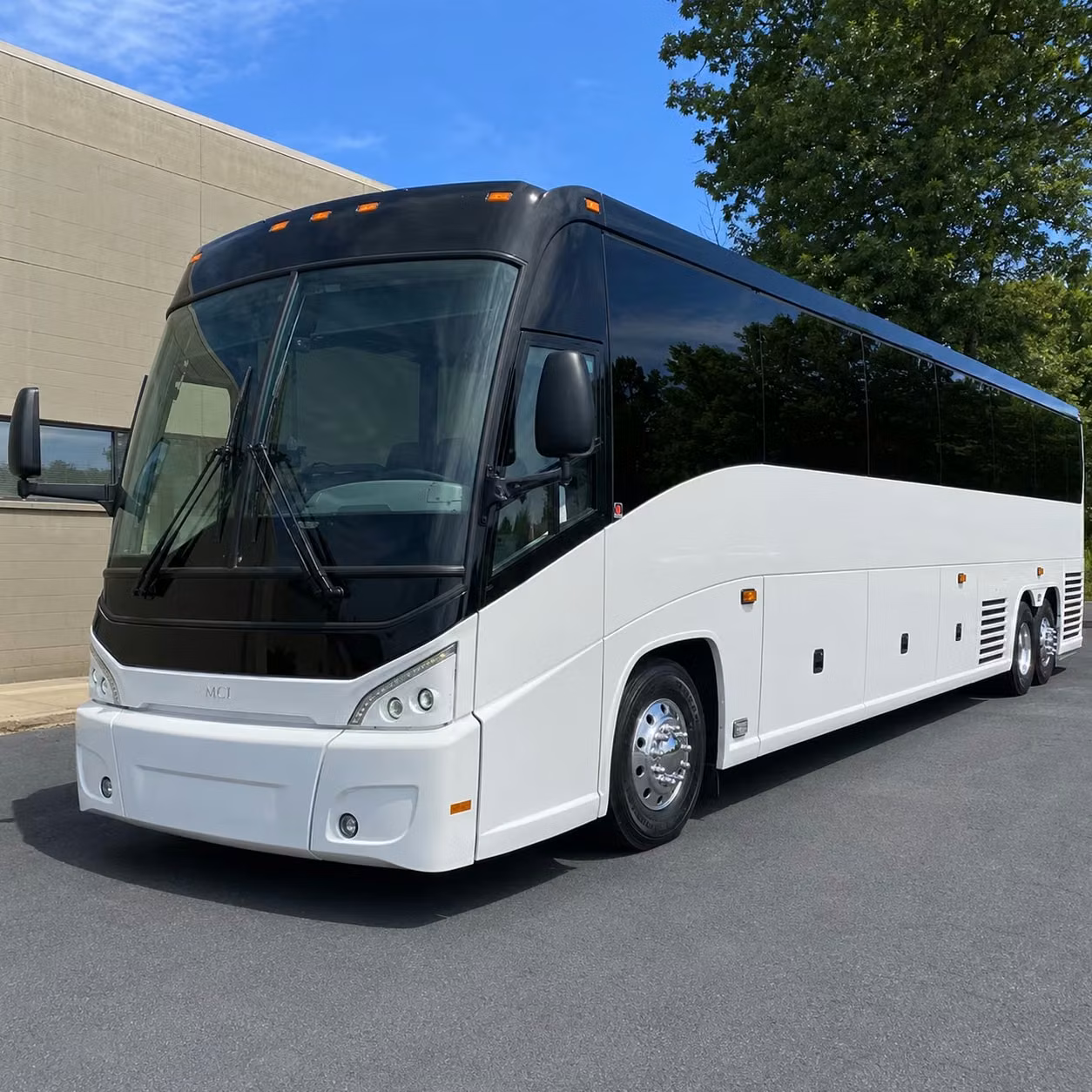 monroeville charter buses